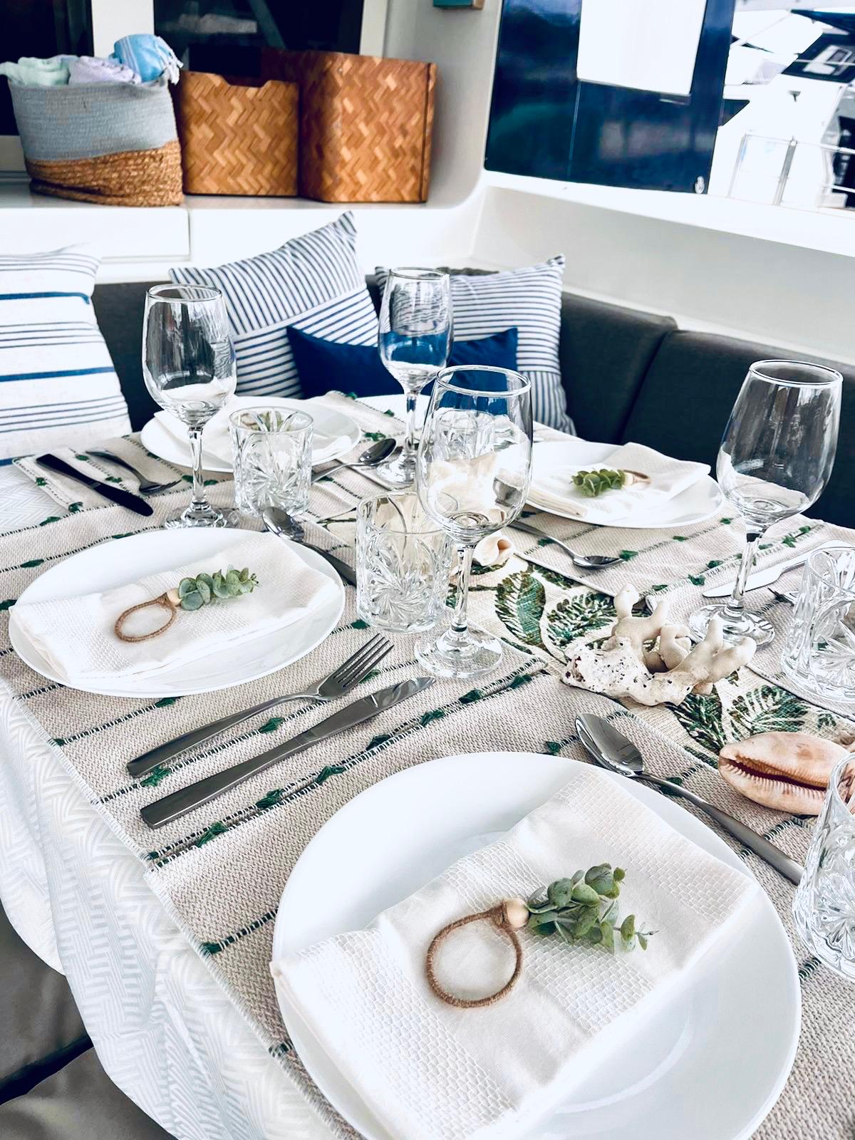 Cockpit dining table set for guests